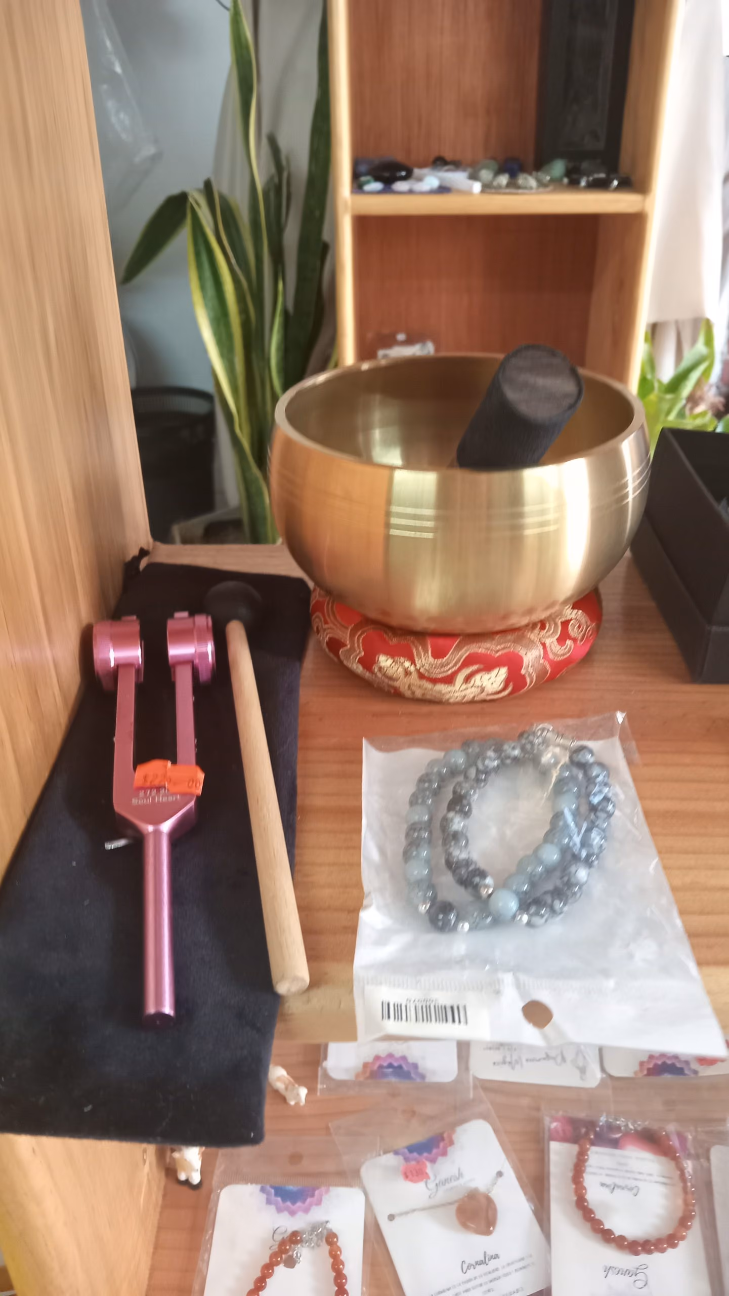 Mesa preparada para una lectura personal de tarot